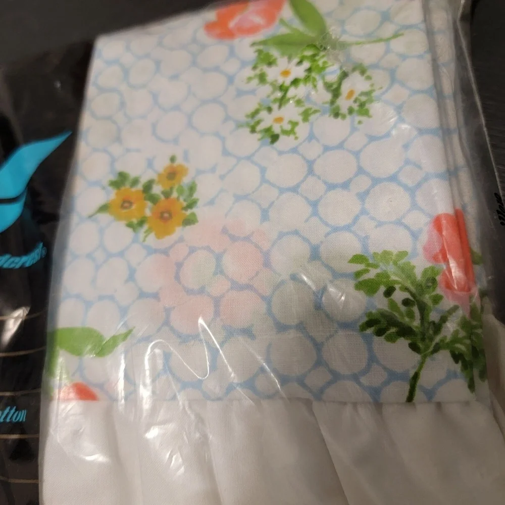 Vtg Fieldcrest White Floral No Iron Percale Two Pillow Cases Set For 21 x 27‎ in